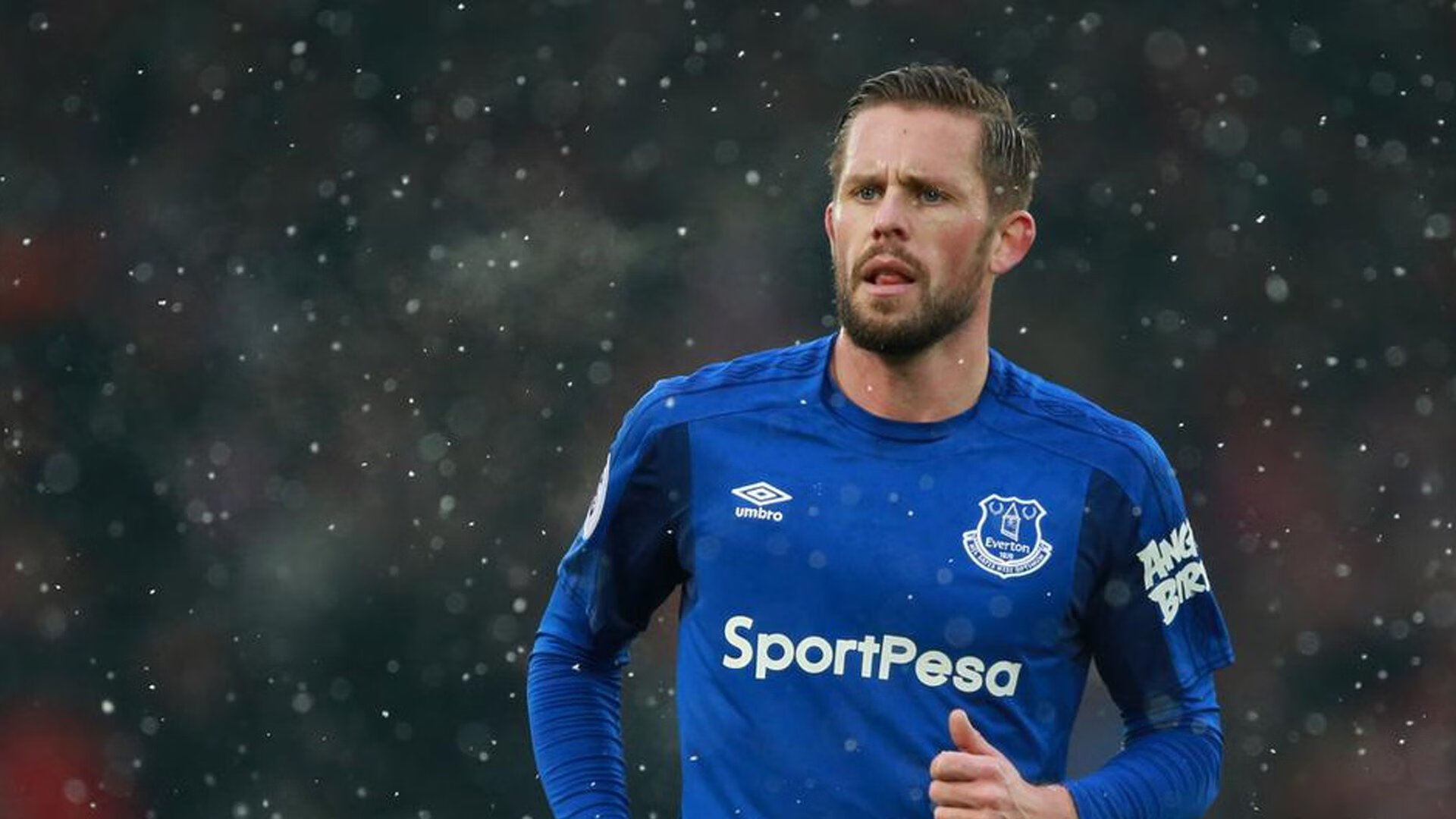 赛道与球场的双重爆冷,当F1街道赛焦点战遇上雄鹿爆冷步行者